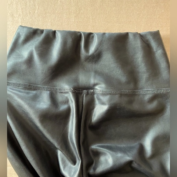 EUC Cloth By Design Buttery Soft Vegan Leather Leggings Black S - Picture 6 of 13